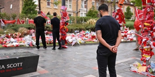 华体会在线登录-❤️利物浦官方：B费&amp;amp;达洛特&amp;amp;阿莫林代表曼联 来安菲尔德悼念若塔