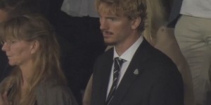 华体会官网-纽卡9000万欧新援！沃尔特马德在看台观看了纽卡vs利兹联的比赛