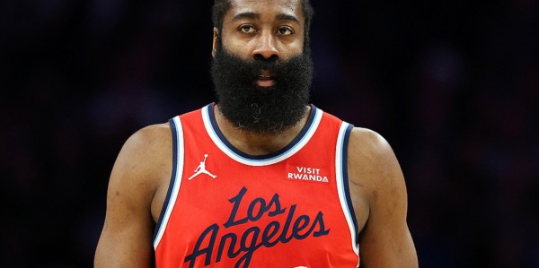 西部排名又乱了：独行侠创NBA奇迹，湖人收大礼，5队排名互换