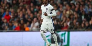 英格兰2-0获胜，马杜埃凯创造机会、过人、铲抢三项数据队内最高