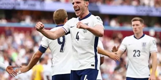 华体会体育登录入口-赖斯本场数据：头球建功，1次关键传球，传球成功率92%