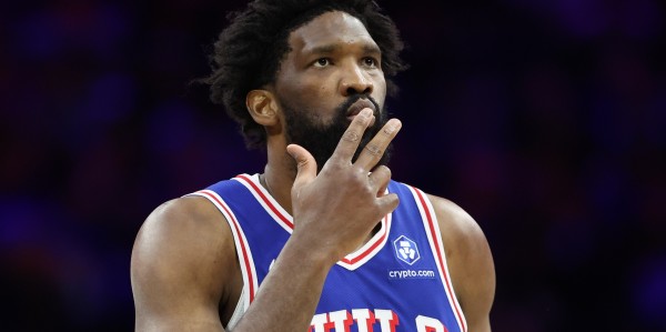 华体会登录入口-比德几年？过去七场比赛 恩比德场均砍下31.7分7.7板4.9助