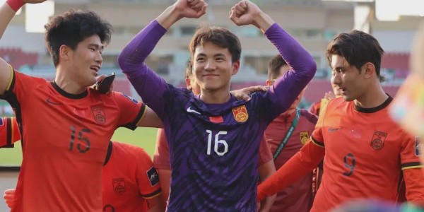 华体会在线登录-跪地道歉！越南队头号球星被打服，53岁安东尼奥找到日本队漏洞